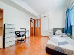 Blk 340 Jurong East Avenue 1 (Jurong East), HDB Executive #580760641